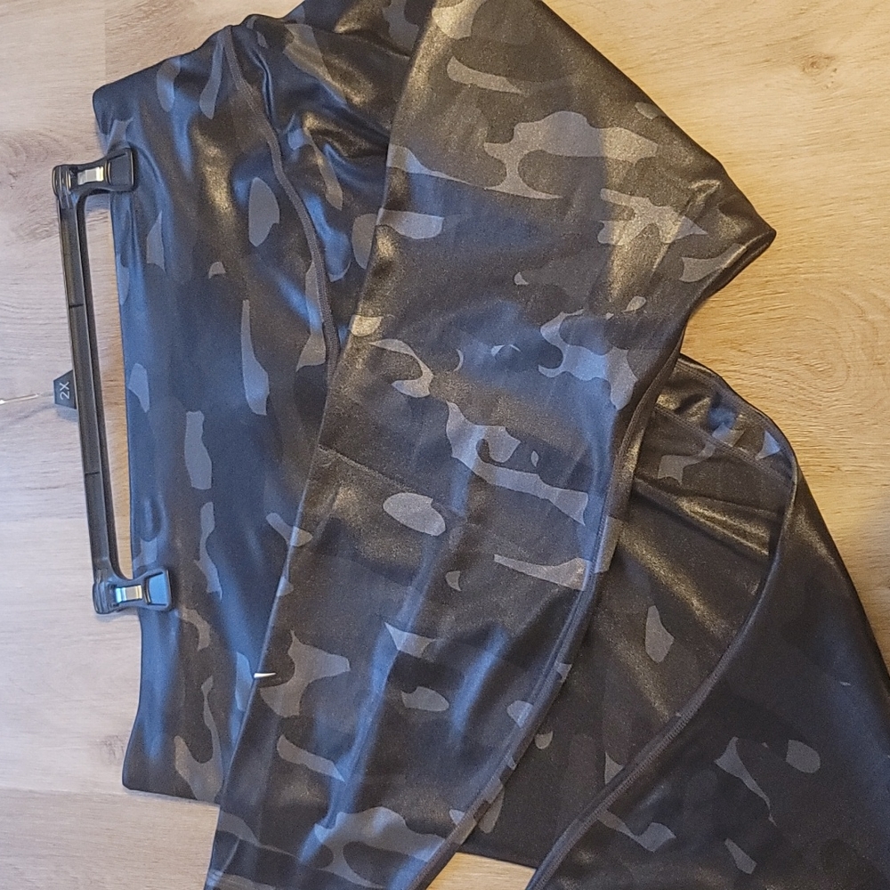 NIKE DRI FIT TRAINING PANTS